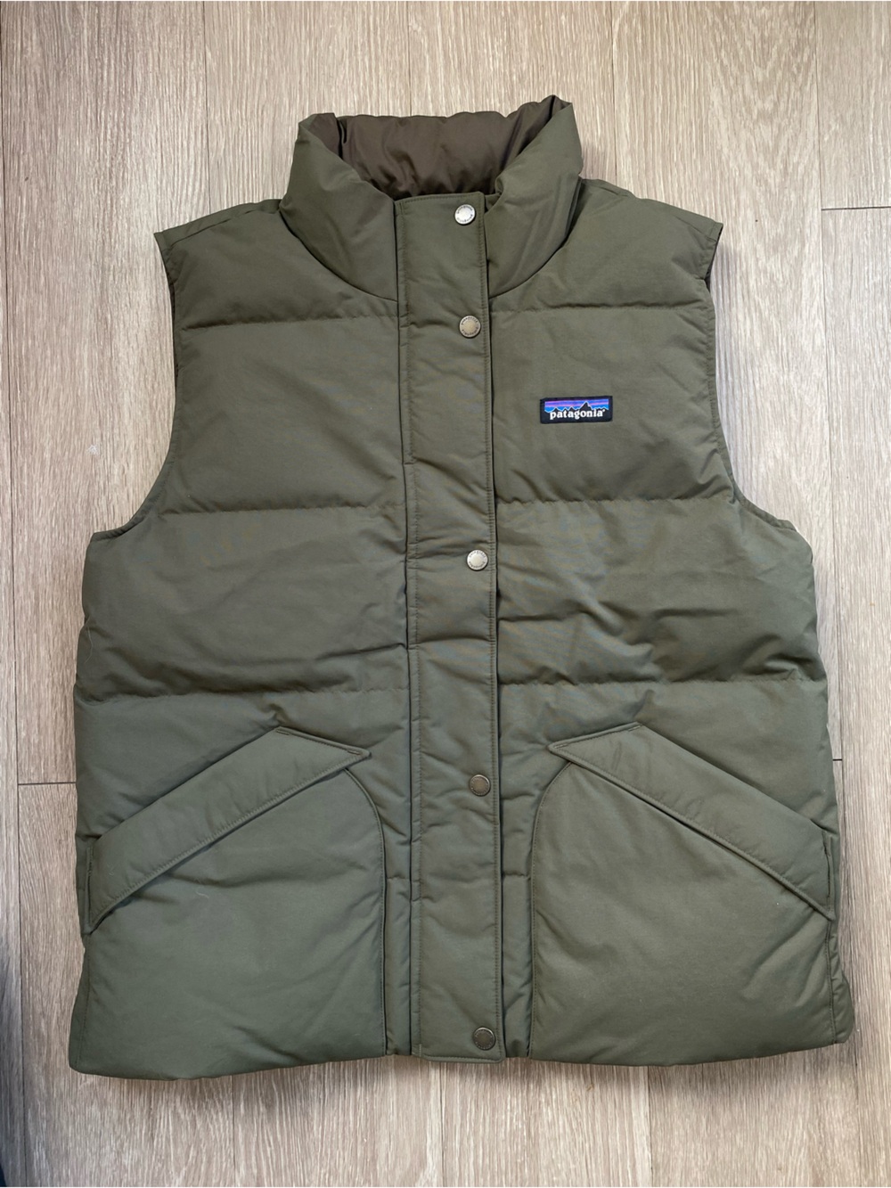 Patagonia Womens Small Downdrift Down Vest. Green. MSRP $239. NWT